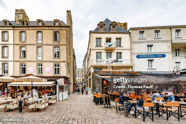 narrow streets of st malo in france - st malo stock pictures, royalty-free photos & images