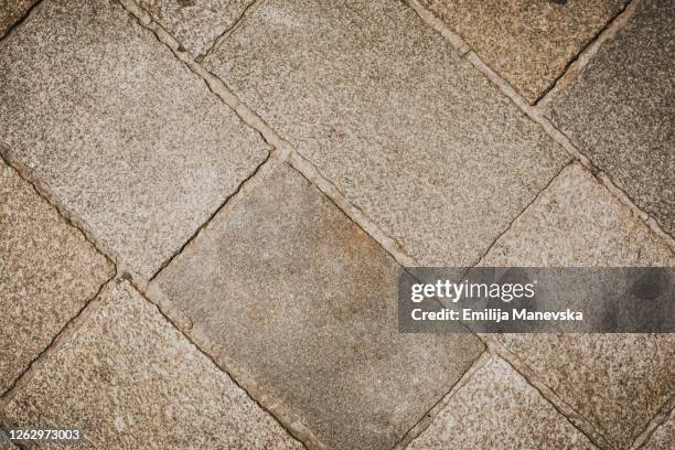 Bumpy Cobblestone Bumpy Road Sign Photos and Premium High Res Pictures - Getty Images
