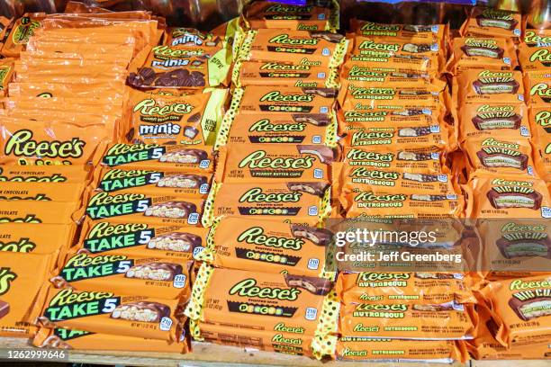 Orlando, Winter Park, Rocket Fizz Soda Pop & Candy Shop, Reese's peanut butter chocolate candy bars.