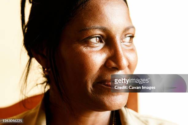 cuban lady , bayamo - cuba - compassionate eye stock-fotos und bilder