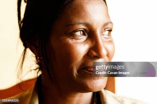 cuban lady , bayamo - cuba - compassionate eye stockfoto's en -beelden