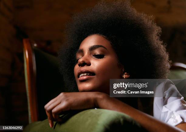 black woman¬¥s life also matters - menselijke mond stockfoto's en -beelden