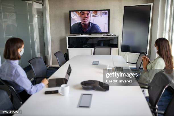 Videoconference Mask Conference Room Meeting Mask Photos and Premium High Res Pictures ...