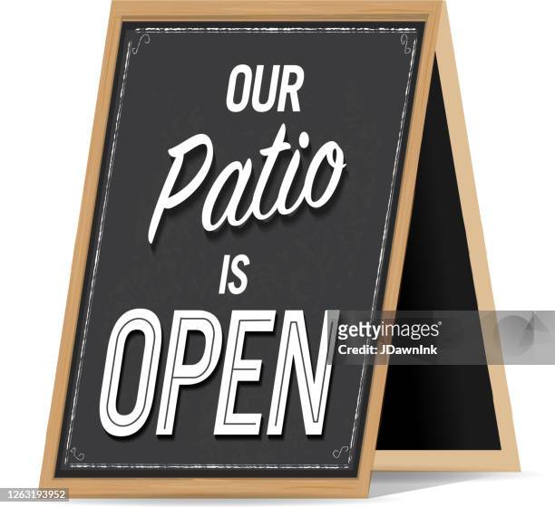 restaurant oder kleine unternehmen tafel patio open signage - aufsteller stock-grafiken, -clipart, -cartoons und -symbole