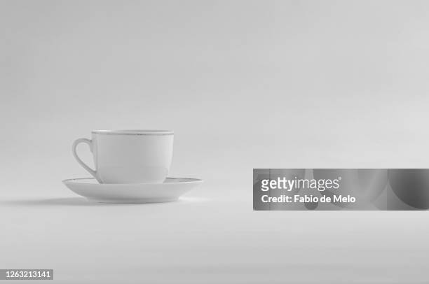 white cup coffee. - xícara de café 個照片及圖片檔