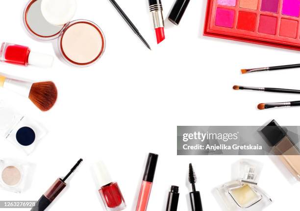 decorative cosmetics and makeup brushes on white background - build presents sensitive skin imagens e fotografias de stock