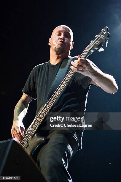Sma Rivers Limp Bizkit Bassist Photos and Premium High Res Pictures - Getty Images
