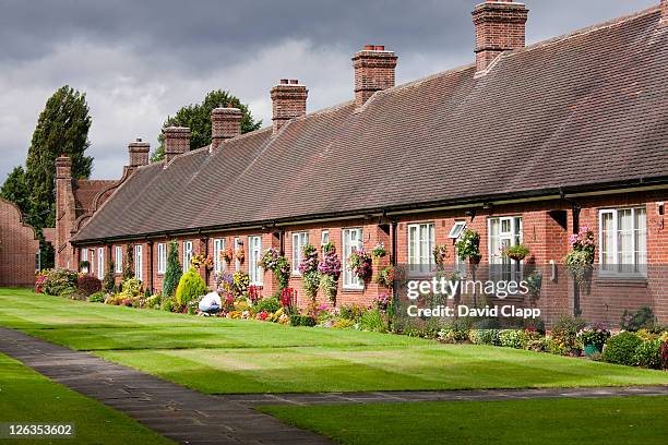 a row of terraced houses in main st, york city, east yorkshire, england, uk - bungalow stock pictures, royalty-free photos & images
