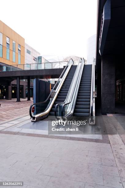 commercial street - shopping center stock-fotos und bilder