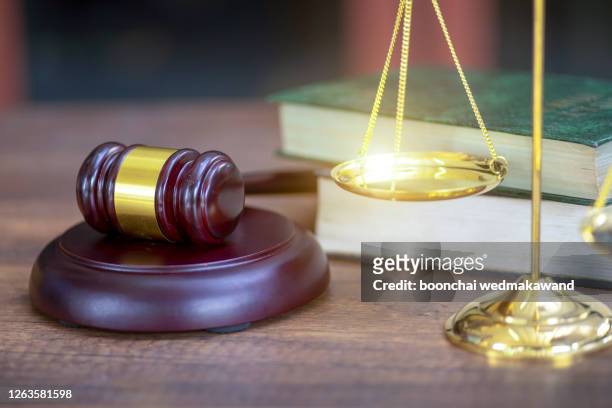 law and justice. - lady justice stockfoto's en -beelden