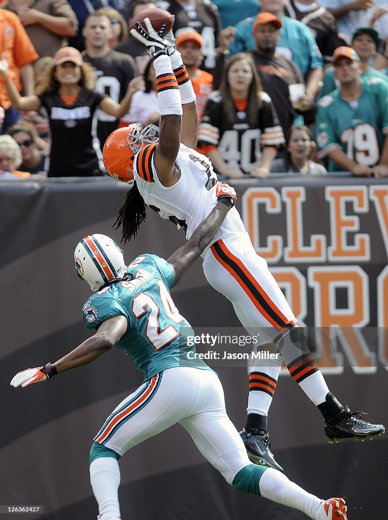 Miami Dolphins v Cleveland Browns