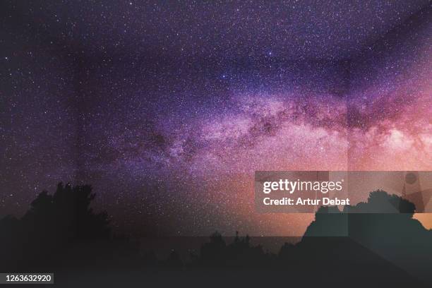 milky way with starry sky at night inside home using virtual reality simulator. - attrezzatura di proiezione foto e immagini stock