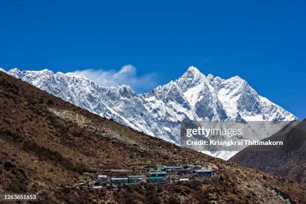 view of himalaya mountain in nepal. - mt everest base camp stock pictures, royalty-free photos & images