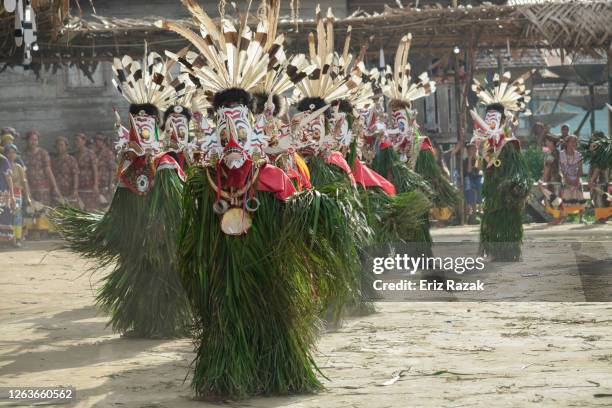 hudoq pekayang ceremony - dayak stock pictures, royalty-free photos & images