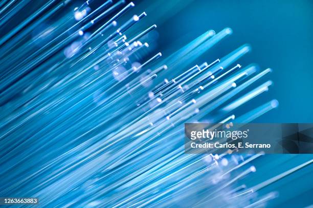 fiber optics - glasfaserkabel stock-fotos und bilder