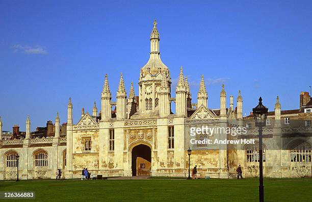an external view of king's college, cambridge. king's college is a constituent college of the university of cambridge. formally the king's college of our lady and st. nicholas, it is often referred to as king's within the university. king's was fou - fou stock pictures, royalty-free photos & images