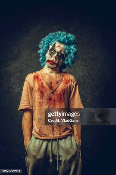 angry halloween clown - killer clown stock pictures, royalty-free photos & images