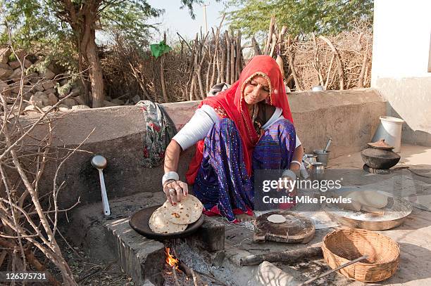 Authentic Rajasthan Roti Chapati Photos and Premium High Res Pictures - Getty Images