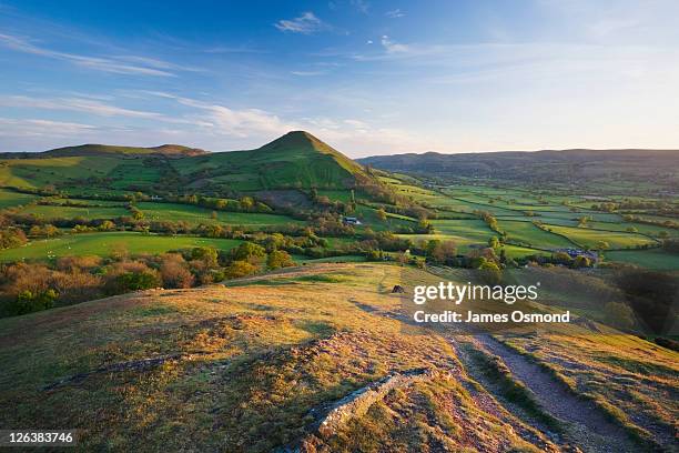 view from the lawley towards caer caradoc hill and the long mynd. shropshire. england. uk. - shropshire stockfoto's en -beelden