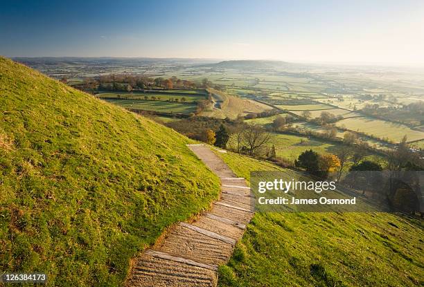 steps on glastonbury tor. somerset. england. uk. - glastonbury england 個照片及圖片檔