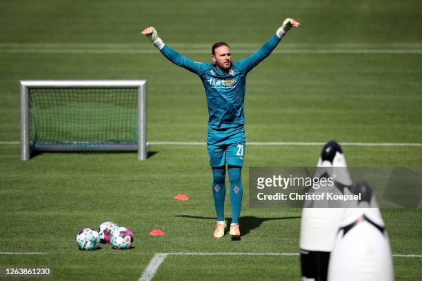 Tobias Sippel attends the first training session after the summer break at Training Ground on August 04, 2020 in Moenchengladbach, Germany.