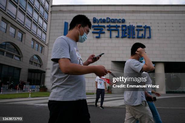 Byte (Service) Photos and Premium High Res Pictures - Getty Images