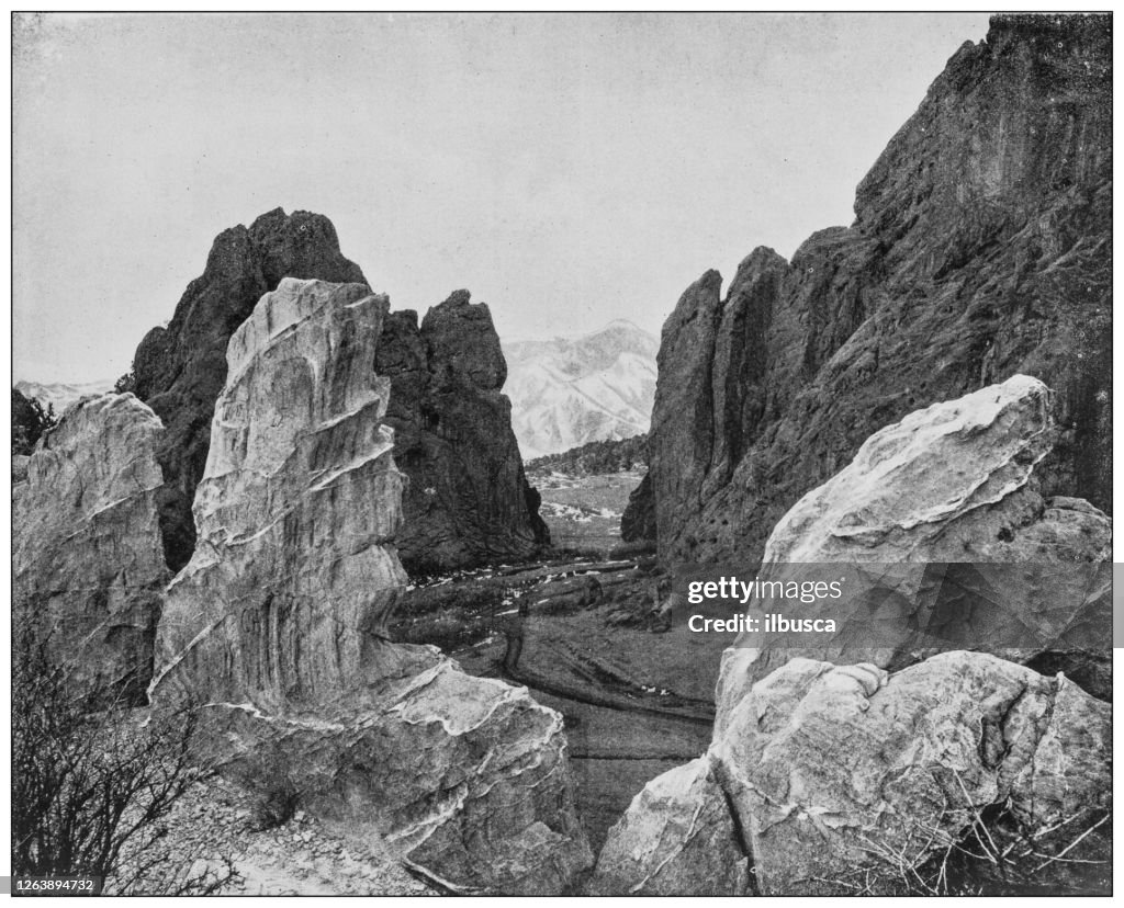 Foto antiga em preto e branco: Jardim dos Deuses, Colorado