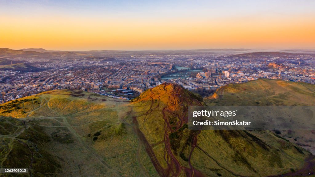 Stadtbild bei Sonnenuntergang, Edinburgh Uk