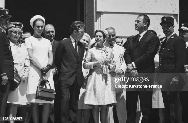 La princesse Margaret d'Angleterre et son mari à la Villa Massena à Nice le 8 mai 1966 en France.