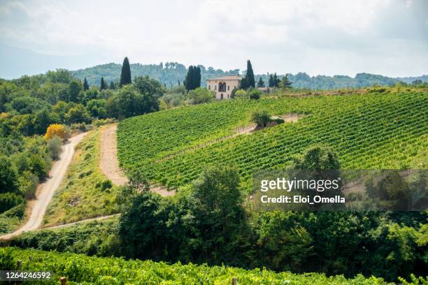 toscane landschap - agritoerisme stockfoto's en -beelden