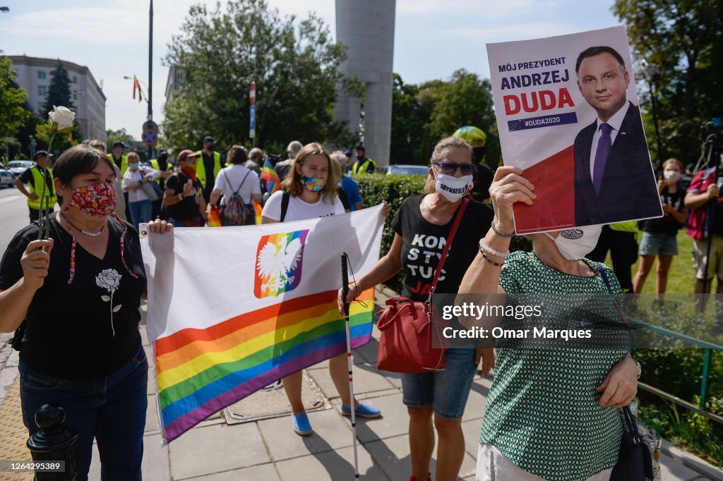 Protestors And Crowds At Poland's President Duda's Swearing In Ceremony