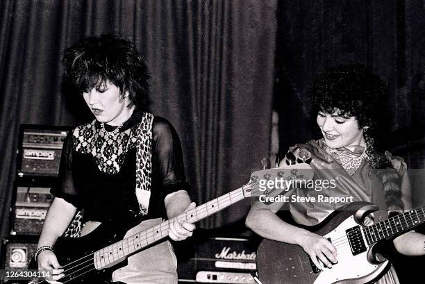 American New Wave and Pop musicians Kathy Valentine and Jane Wiedlin, both of the group the Go-Gos, perform at The Venue, London, 11/5/1981.