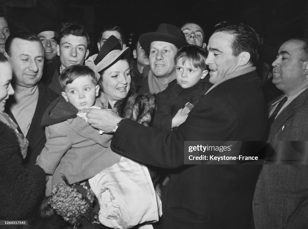 Marcel Cerdan en famille à la gare du Nord