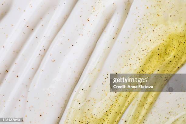 texture of body scrubs - couleur crème photos et images de collection