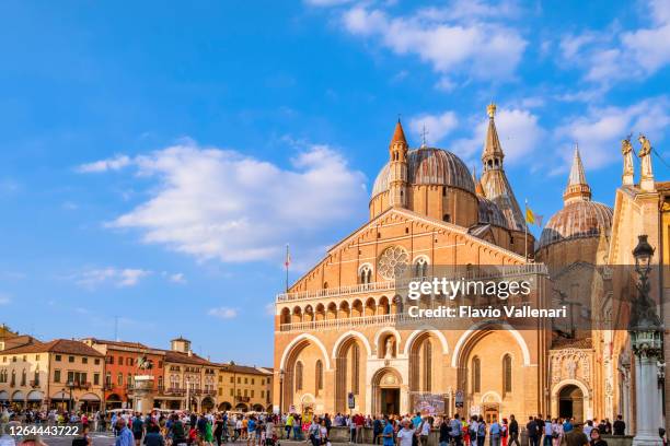 italy - padua, basilica of saint anthony of padua - pádua imagens e fotografias de stock