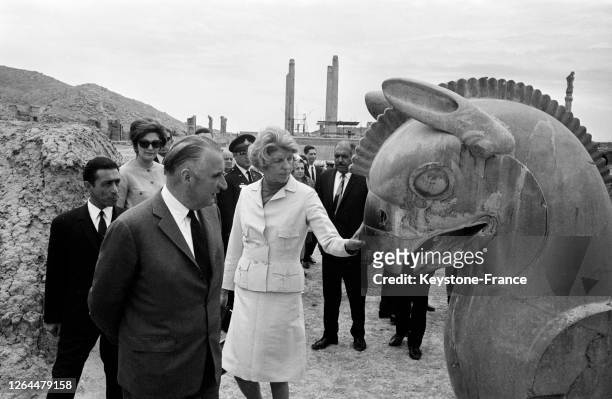 Le Premier ministre français Pompidou en visite à Persépolis, Iran en mai 1968.