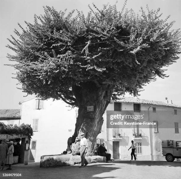 Place à Ramatuelle, France en 1969.