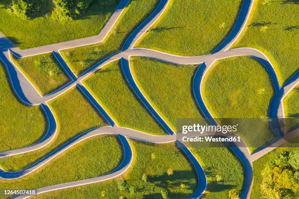 163 Intersecting Path Stock Photos, High-Res Pictures, and Images ...