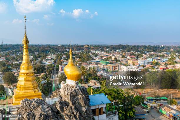 myanmar, kayah state, loikaw, taung kwe pagoda overlooking town below - loikaw fotografías e imágenes de stock