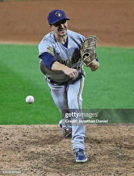 Eric Yardley of the Milwaukee Brewers pitches the 9th inning against the Chicago White Sox at Guaranteed Rate Field on August 06, 2020 in Chicago,...