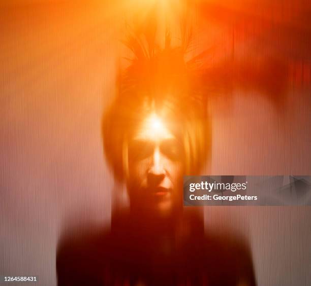 paranormal woman - séance photo stock pictures, royalty-free photos & images