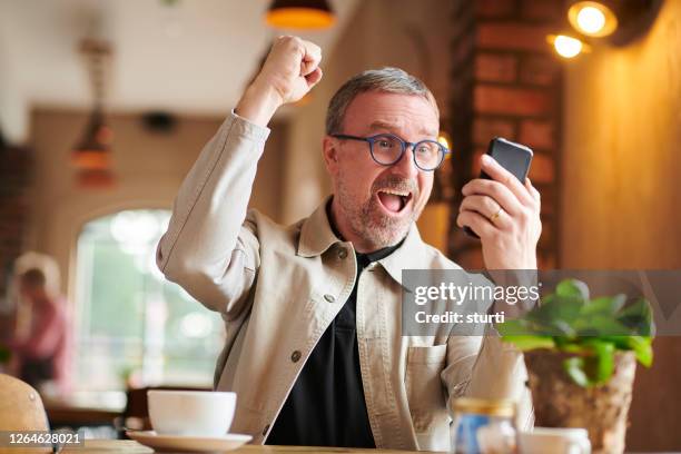 online celebration - ganhos imagens e fotografias de stock