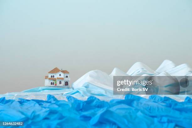 miniature house on the beach - cloth mask 個照片及圖片檔