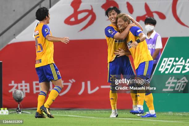 Shuhei Akasaki of Vegalta Sendai celebrates the second goal during the J.League Meiji Yasuda J1 match between Vissel Kobe and Vegalta Sendai at...