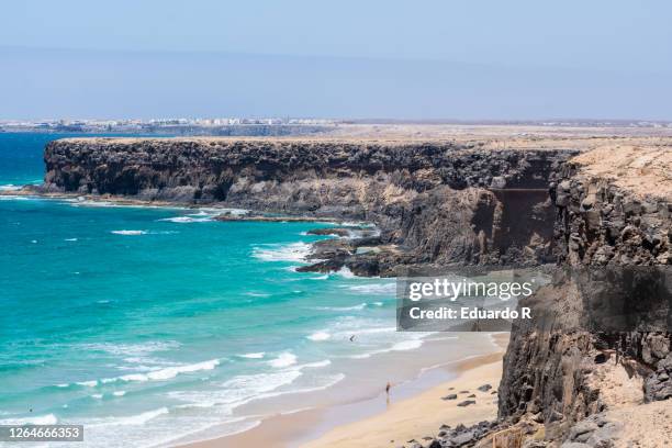 las escaleras beach in el cotillo, fuerteventura - fuerteventura stockfoto's en -beelden