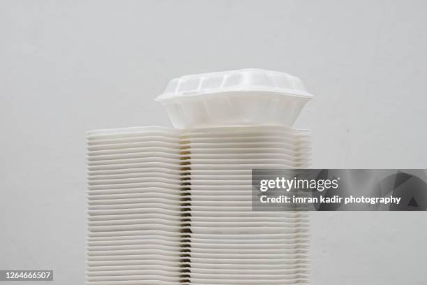 polystyrene food container - polystyrol stock-fotos und bilder