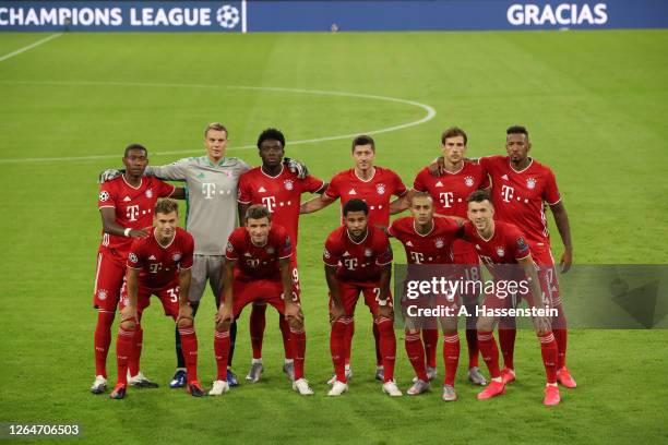 Team photo of Bayern Munich ahead of the UEFA Champions League round of 16 second leg match between FC Bayern Muenchen and Chelsea FC at Allianz...