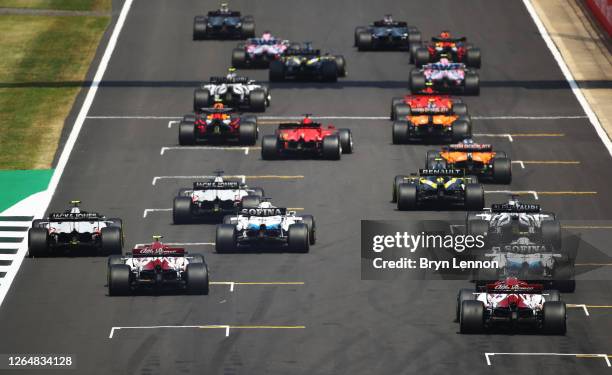 General view of the grid at the start of the race during the F1 70th Anniversary Grand Prix at Silverstone on August 09, 2020 in Northampton, England.