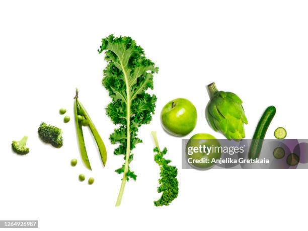 fresh green vegetables and fruits - couve imagens e fotografias de stock