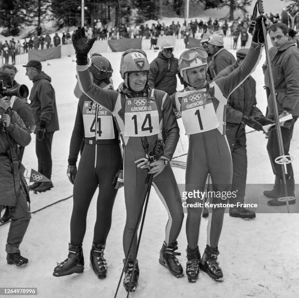 Les trois médaillés de la descente hommes avec le Français Guy Périllat, le champion olympique français Jean-Claude Killy et le Suisse Jean-Daniel...